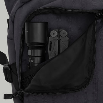 Messenger Bag F18 Gen.1 RD-MB-F18_GEN.1 (SS26) GRAPHITE