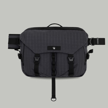 Messenger Bag F18 Gen.1 RD-MB-F18_GEN.1 (SS26) GRAPHITE