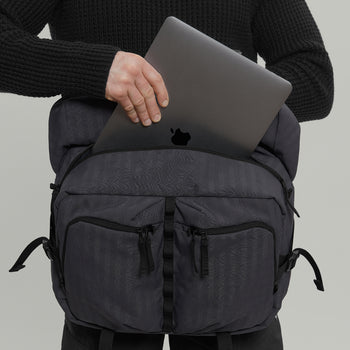 Messenger Bag F18 Gen.1 RD-MB-F18_GEN.1 (SS26) GRAPHITE