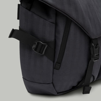 Messenger Bag F18 Gen.1 RD-MB-F18_GEN.1 (SS26) GRAPHITE