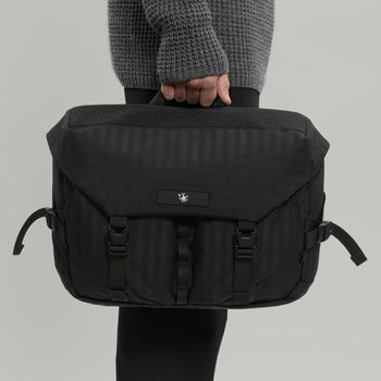 Messenger Bag F18 Gen.1 RD-MB-F18_GEN.1 (FW25) BLACK