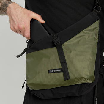 0BL1Q Sling Bag Gen.1 RD-0BL1QSB_GEN.1 GREEN